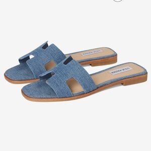 Hadyn Sandals in Denim
STEVE MADDEN -NWOT